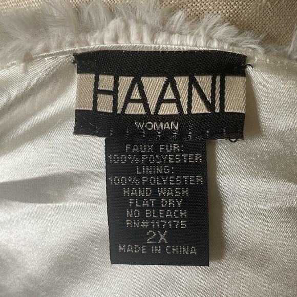 Haani Faux Fur Cape Jacket 2X Formal cropped jacket Rhinestone clasp - Picture 6 of 6